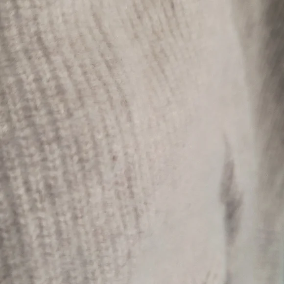 Garnet Hill Oatmeal Beige 100% Cashmere Twist Front Chunky Knit Sweater Sz Large - Picture 9 of 17